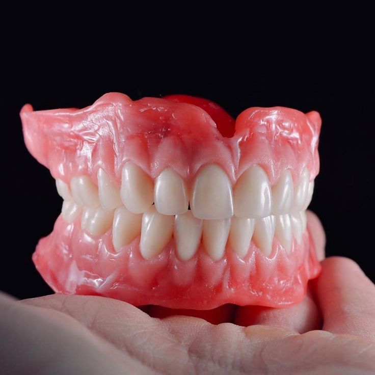 High-quality dentures - full and partial sets available
